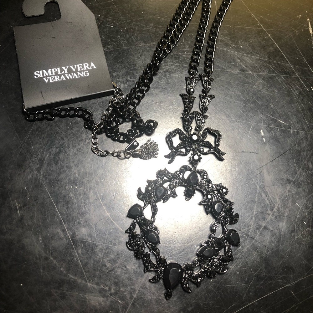 Vera Wang Black Pendant